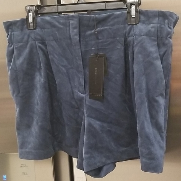 💕BCBGMAXAZRIA💕 Symon Faux Suede Shorts ~ Teal - Picture 7 of 14